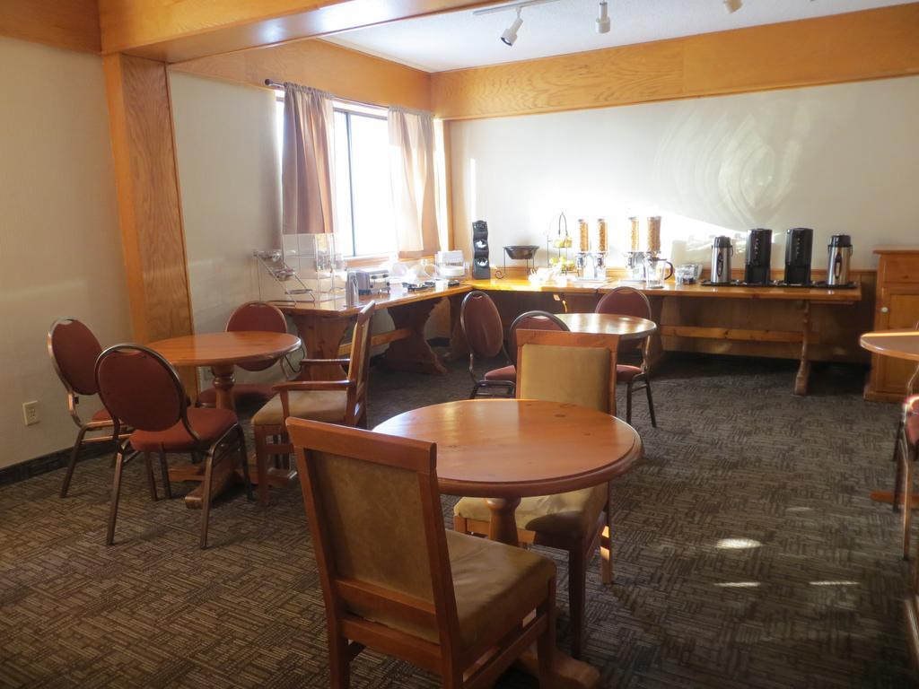 Travelodge By Wyndham Thunder Bay On Екстериор снимка