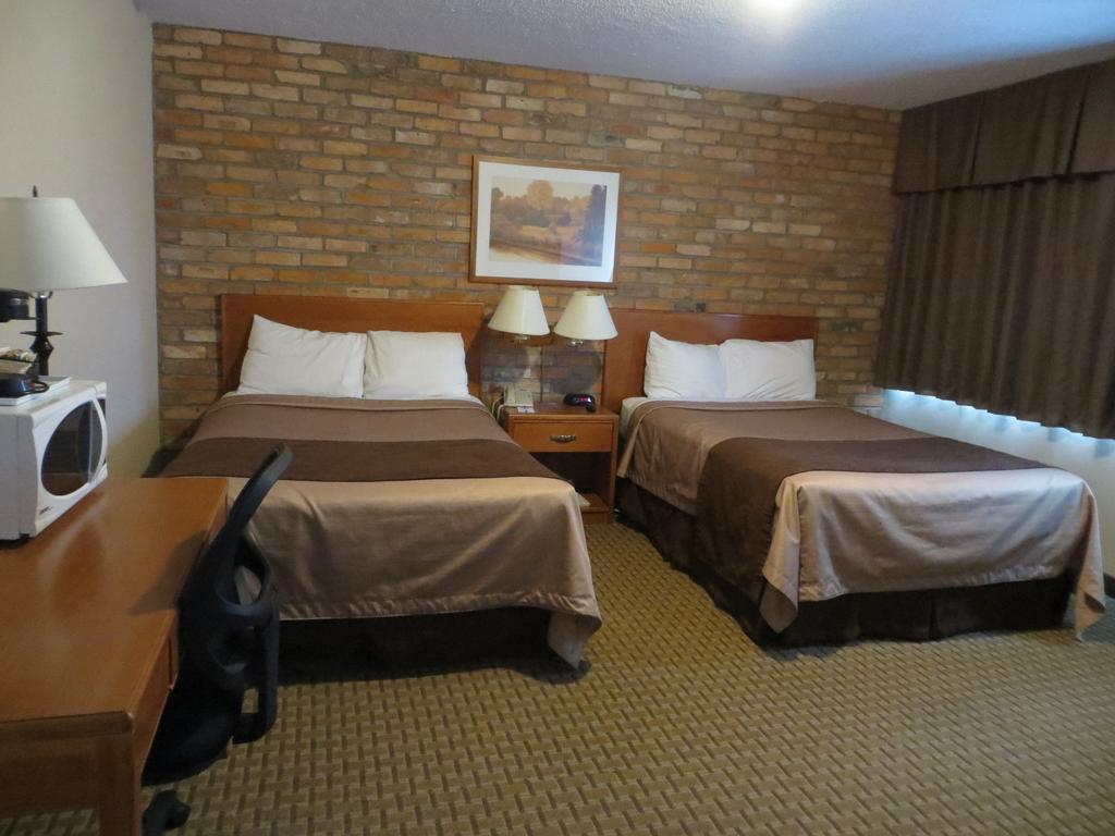 Travelodge By Wyndham Thunder Bay On Екстериор снимка
