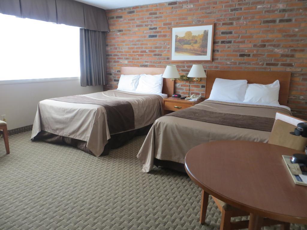 Travelodge By Wyndham Thunder Bay On Екстериор снимка