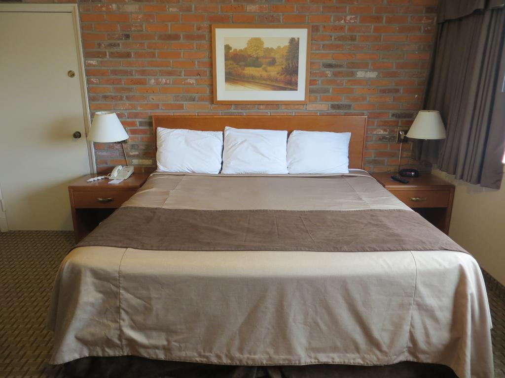 Travelodge By Wyndham Thunder Bay On Екстериор снимка