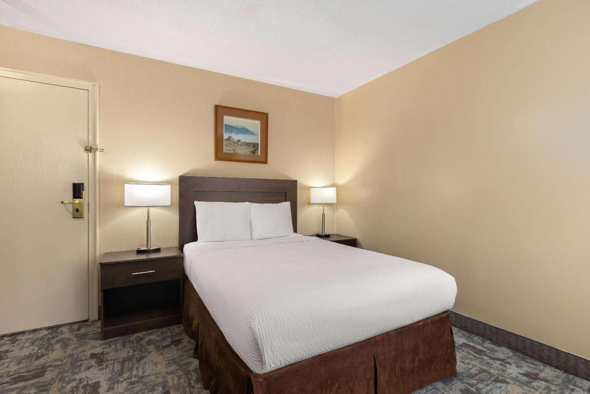 Travelodge By Wyndham Thunder Bay On Екстериор снимка