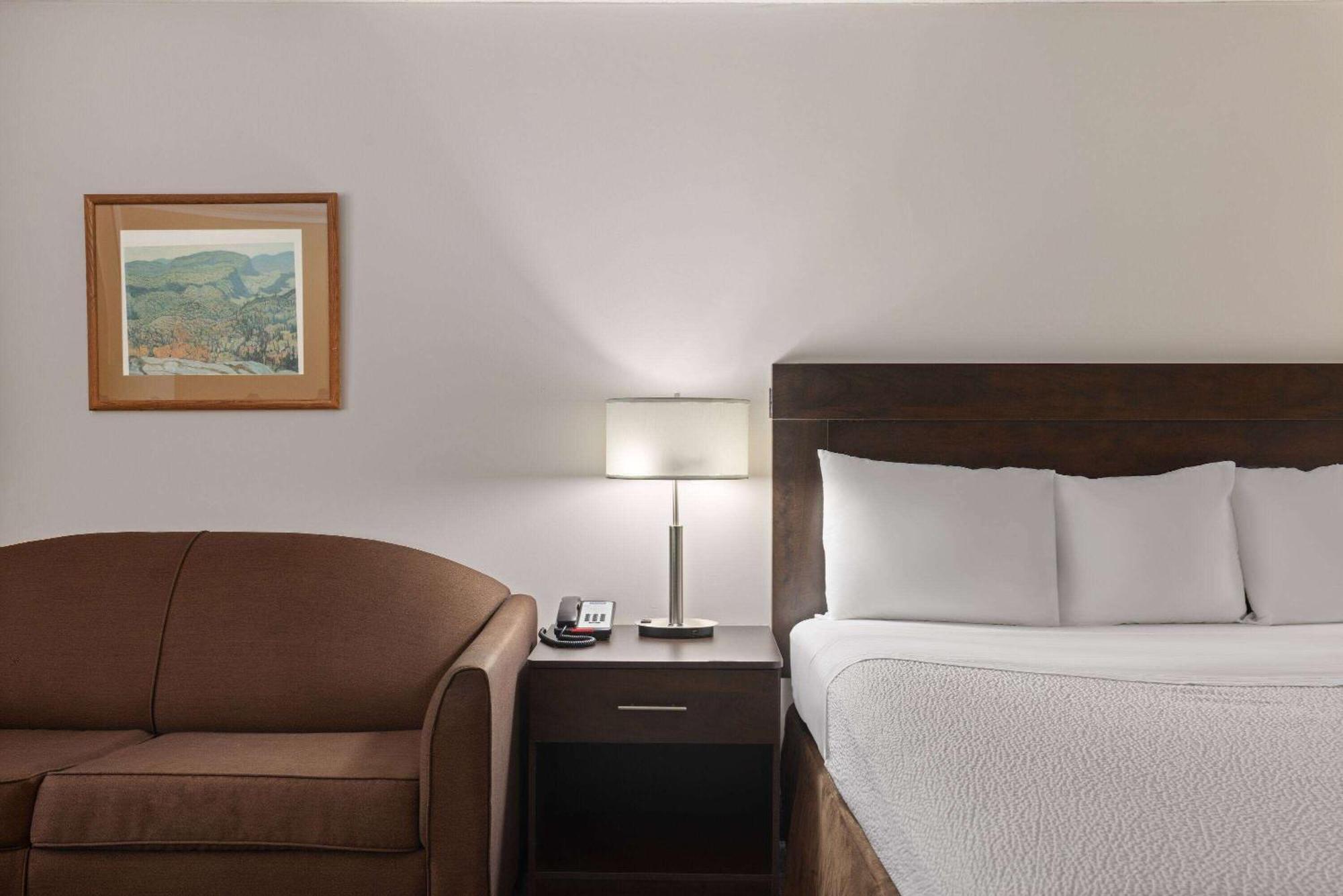 Travelodge By Wyndham Thunder Bay On Екстериор снимка