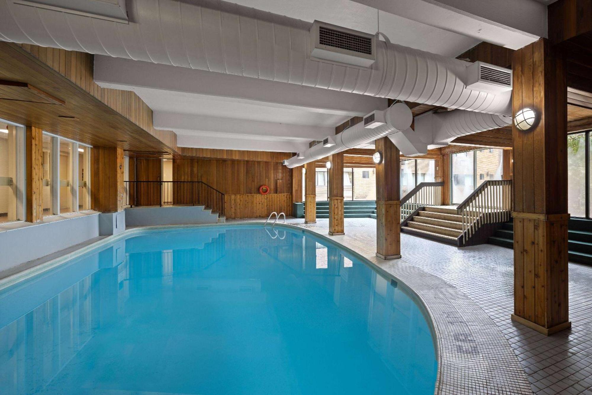 Travelodge By Wyndham Thunder Bay On Екстериор снимка
