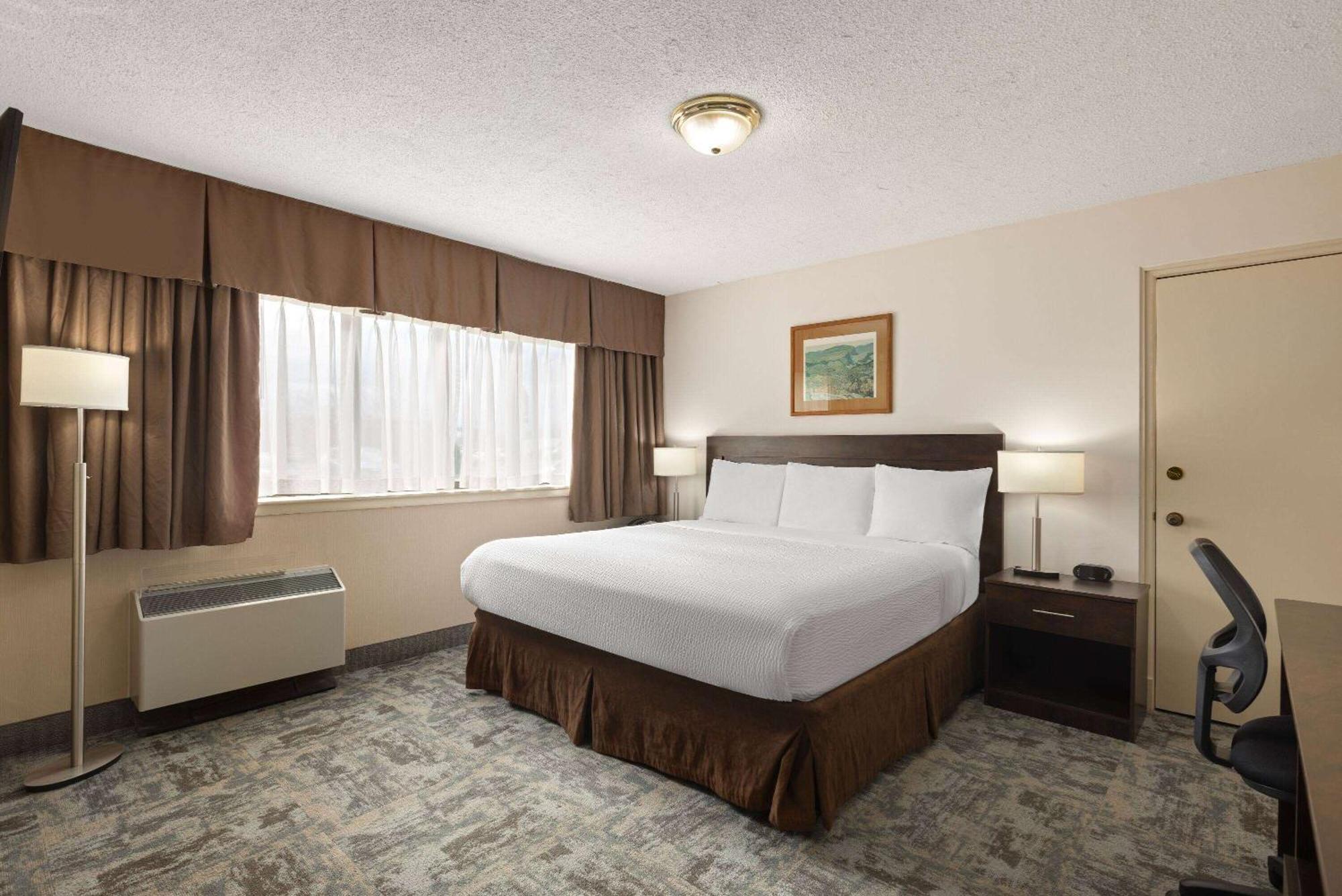Travelodge By Wyndham Thunder Bay On Екстериор снимка
