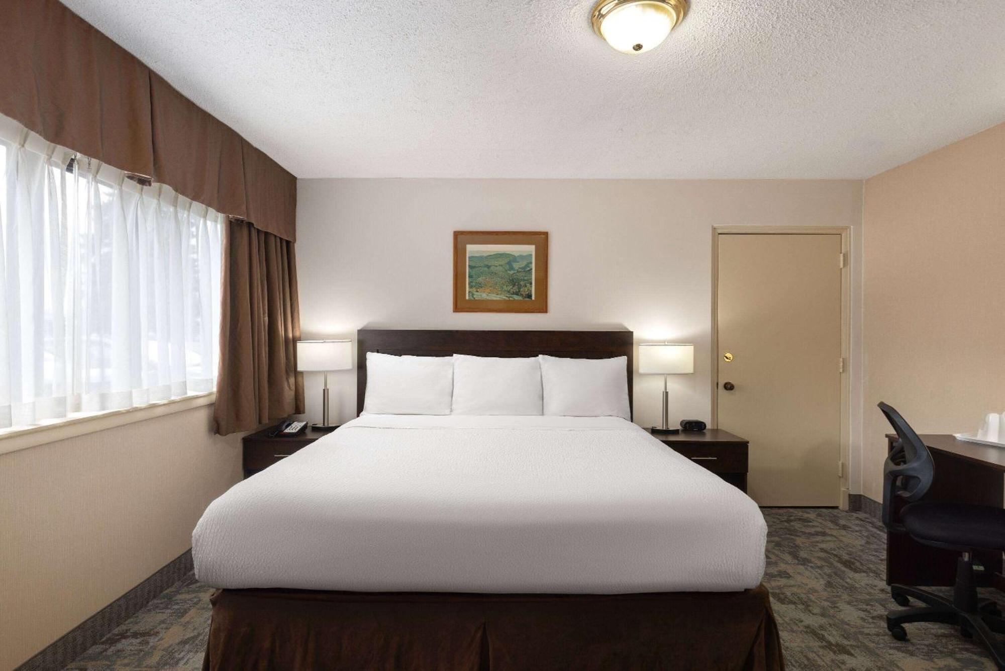 Travelodge By Wyndham Thunder Bay On Екстериор снимка