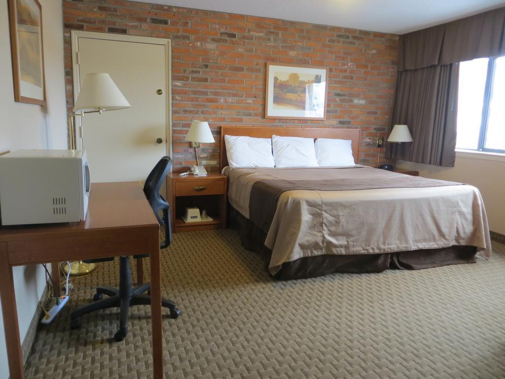 Travelodge By Wyndham Thunder Bay On Екстериор снимка